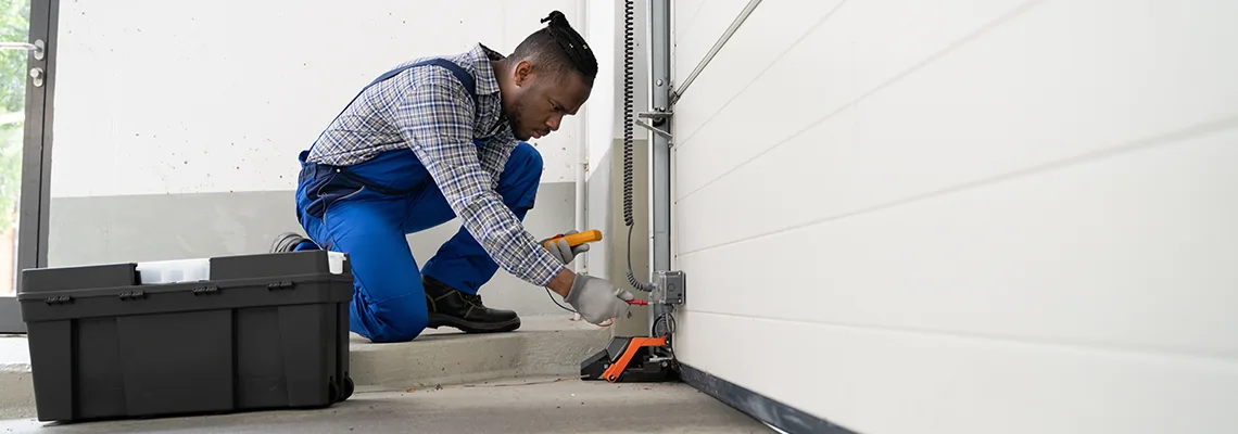 Repair Garage Door Not Closing But Light Flashing in Jacksonville