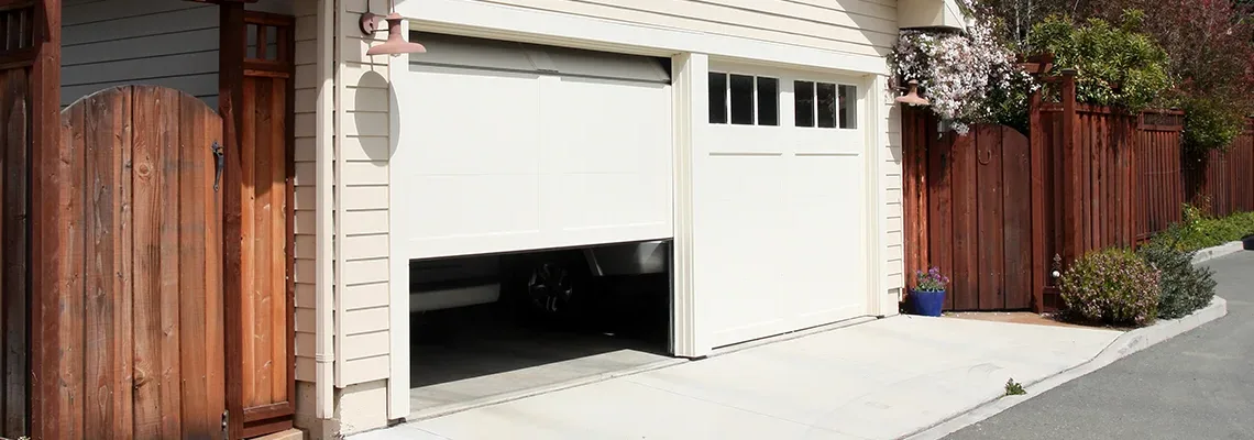 Repair Garage Door Won't Close Light Blinks in Jacksonville