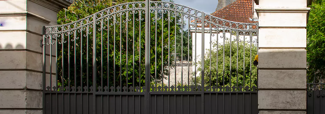 Wooden Swing Gate Repair in Jacksonville